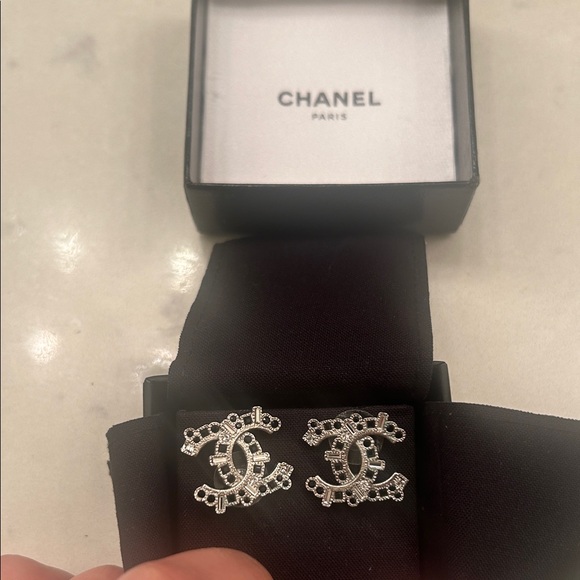 CHANEL Black and Silver Crystal Earrings - Picture 2 of 9